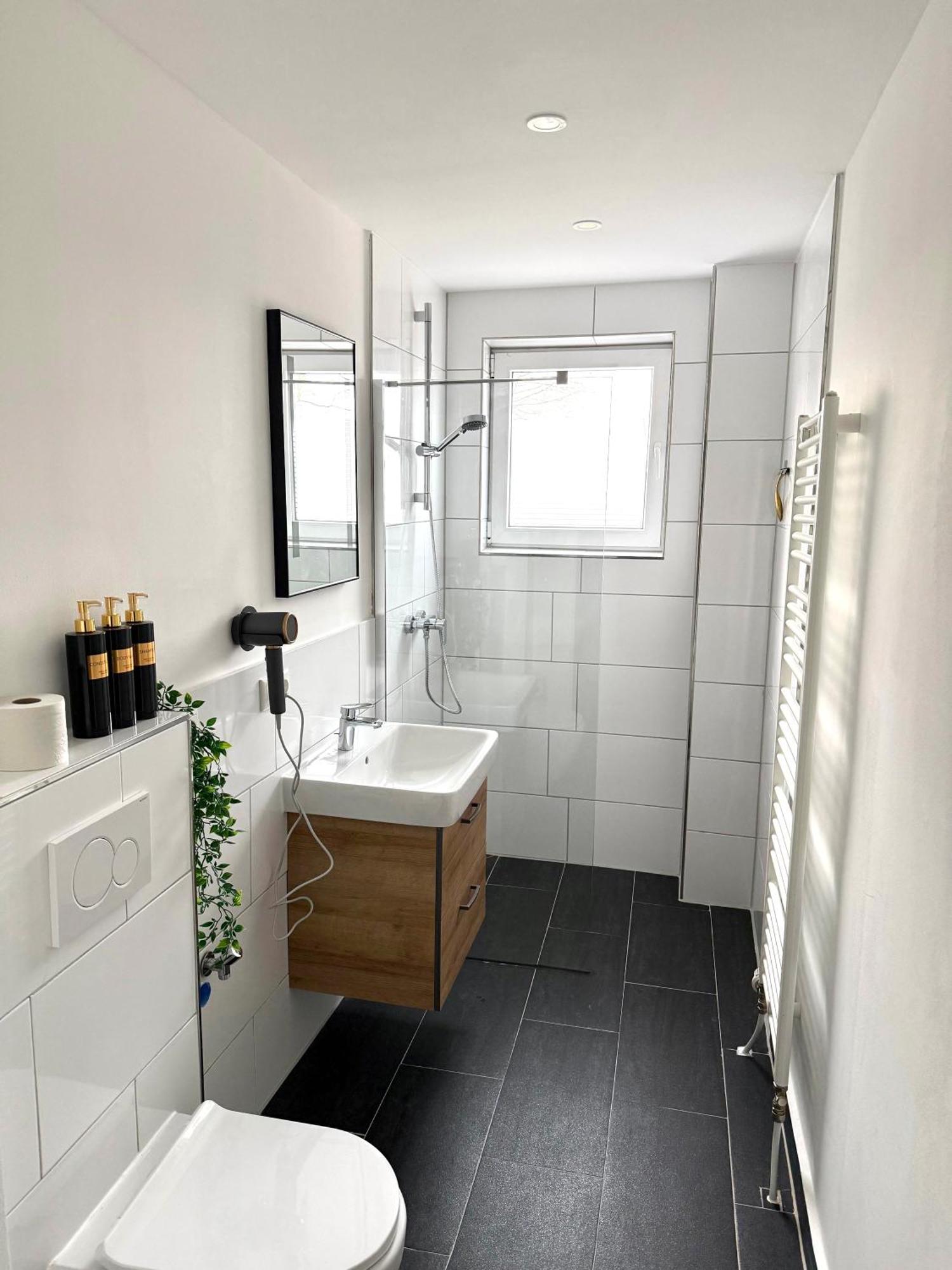 Yay - 65M2 Apartment Am Bahnhof - Smart Tv - Internet - Kaffee - Waschmaschine - Trockner Mühldorf Dış mekan fotoğraf